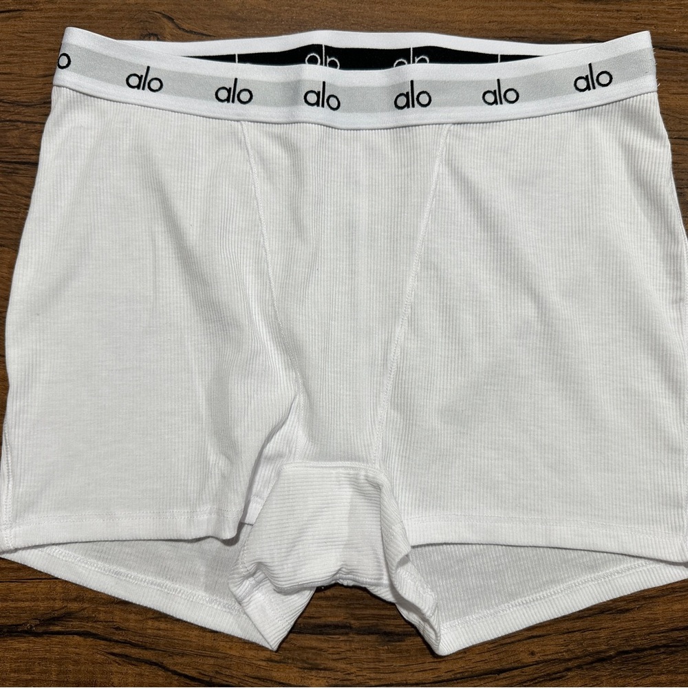ALO Yoga Women’s White Ribbed Briefs